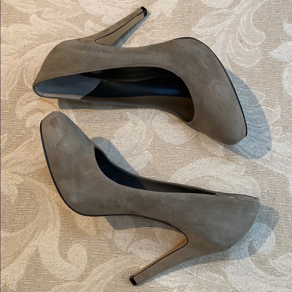 Jessica Simpson hidden platform suede heels